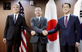 Trilateral talks on N. Korea
