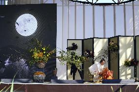 Ikebana performance at Dutch horticulture show