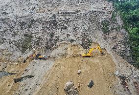 CHINA-SICHUAN-MOXI-EARTHQUAKE-ROAD REPAIRING (CN)