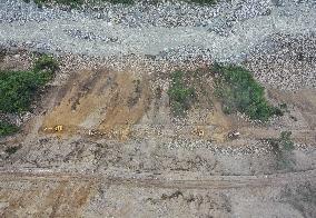 CHINA-SICHUAN-MOXI-EARTHQUAKE-ROAD REPAIRING (CN)