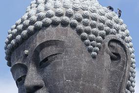 Cleaning of great Buddha statue