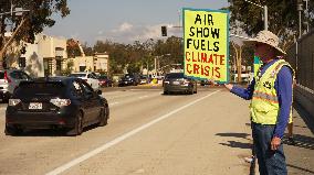U.S.-CALIFORNIA-VETERAN-PROTEST-AIR SHOW