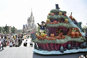 Halloween parade at Tokyo Disneyland