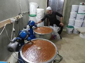 LEBANON-RASHAYA-GRAPE-MOLASSES