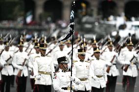 MEXICO-MEXICO CITY-INDEPENDENCE DAY-MILITARY PARADE