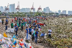 PHILIPPINES-MANILA-COASTAL CLEANUP