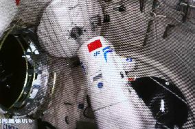 (EyesonSci)CHINA-WENTIAN-SHENZHOU-14 ASTRONAUTS-EXTRAVEHICULAR ACTIVITIES-COMPLETION (CN)