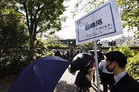 Mourners at British Embassy in Tokyo