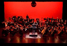 NEW ZEALAND-WELLINGTON-EAST MEETS WEST-ORCHESTRAL CONCERT