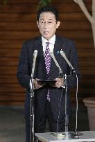 Japan PM meets media ahead of departure for N.Y.