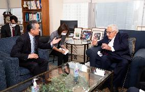 U.S.-NEW YORK-WANG YI-HENRY KISSINGER-MEETING
