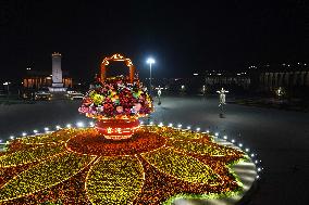 CHINA-BEIJING-TIAN'ANMEN SQUARE-FLOWER BASKET (CN)