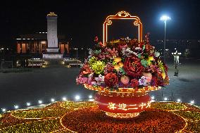 CHINA-BEIJING-TIAN'ANMEN SQUARE-FLOWER BASKET (CN)