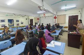 BANGLADESH-DHAKA-CHINESE-LANGUAGE