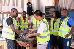 UGANDA-WAKISO-CHINA-ENGINEER-SKILL SHARING