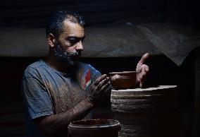 SYRIA-DAMASCUS-POTTERY