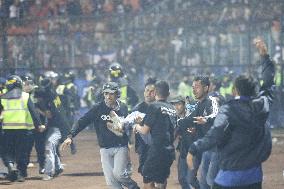 INDONESIA-MALANG-FOOTBALL MATCH-STAMPEDE-CLASH-CASUALTIES