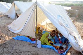 PAKISTAN-HYDERABAD-FLOOD-MAKESHIFT TENT