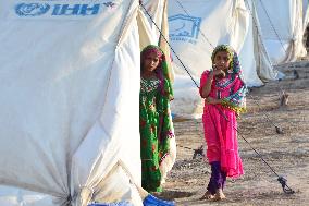 PAKISTAN-HYDERABAD-FLOOD-MAKESHIFT TENT