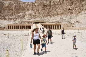 Tourists back to Egypt