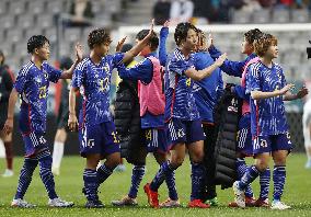 Football: Japan-New Zealand