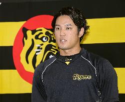 Baseball: Hanshin to post pitcher Fujinami