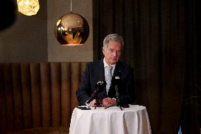 Presidentti Niinistö Islannissa: mediatapaaminen