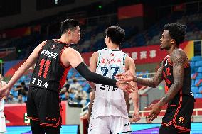 (SP)CHINA-HANGZHOU-BASKETBALL-CBA LEAGUE-JIANGSU DRAGONS VS QINGDAO EAGLES (CN)