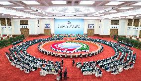 Profile: Xi Jinping leads China on new journey