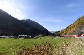 SWITZERLAND-BERGUN-PASSENGER TRAIN-GUINNESS WORLD RECORD