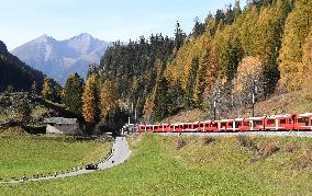 SWITZERLAND-BERGUN-PASSENGER TRAIN-GUINNESS WORLD RECORD