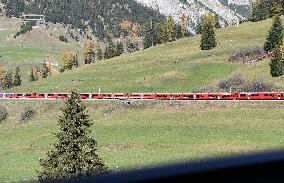 SWITZERLAND-BERGUN-PASSENGER TRAIN-GUINNESS WORLD RECORD