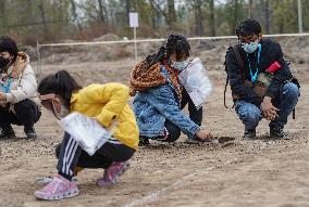 CHINA-BEIJING-LIULIHE RELIC SITE-ARCHAEOLOGICAL TOUR (CN)