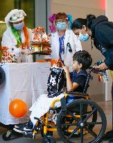 CANADA-VANCOUVER-CHILDREN'S HOSPITAL-TRICK OR TREAT