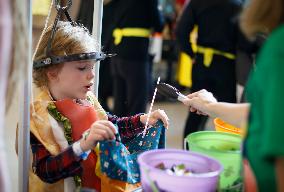 CANADA-VANCOUVER-CHILDREN'S HOSPITAL-TRICK OR TREAT