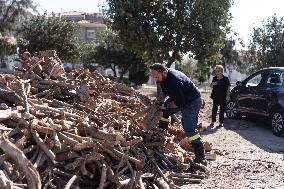 GREECE-FREE FIREWOOD-DEMAND