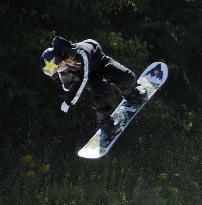 Snowboarder Reira Iwabuchi