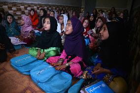 AFGHANISTAN-KANDAHAR-UNICEF-CLASSES