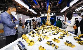 (CIIE) Xinhua Headlines-Xi Focus: Xi steers import expo into global platform for sharing Chinese opportunities