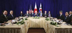 Japan-U.S.-S. Korea summit in Cambodia