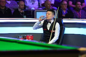 (SP)BRITAIN-YORK-SNOOKER-UK CHAMPIONSHIP-ROUND 1