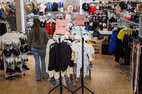 UK-ECONOMY-Q3-CONTRACTION