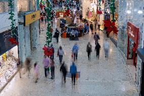 UK-ECONOMY-Q3-CONTRACTION