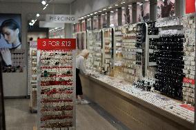 UK-ECONOMY-Q3-CONTRACTION