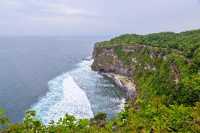 INDONESIA-BALI-ULUWATU CLIFF-SCENERY