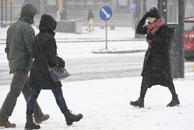 Viikonloppuna etelään luvassa jopa kymmenen senttiä lunta