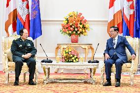 CAMBODIA-PHNOM PENH-PM-CHINESE DEFENSE MINISTER-MEETING