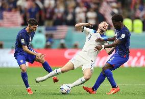 (SP)QATAR-AL KHOR-2022 WORLD CUP-GROUP B-ENG VS USA