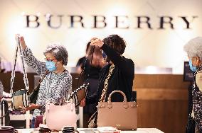 U.S.-CHICAGO-BLACK FRIDAY-SHOPPING