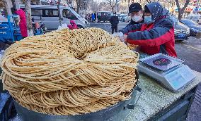 CHINA-XINJIANG-URUMQI-COVID-19-PUBLIC TRANSPORT-ESSENTIAL BUSINESSES-RESUMPTION (CN)